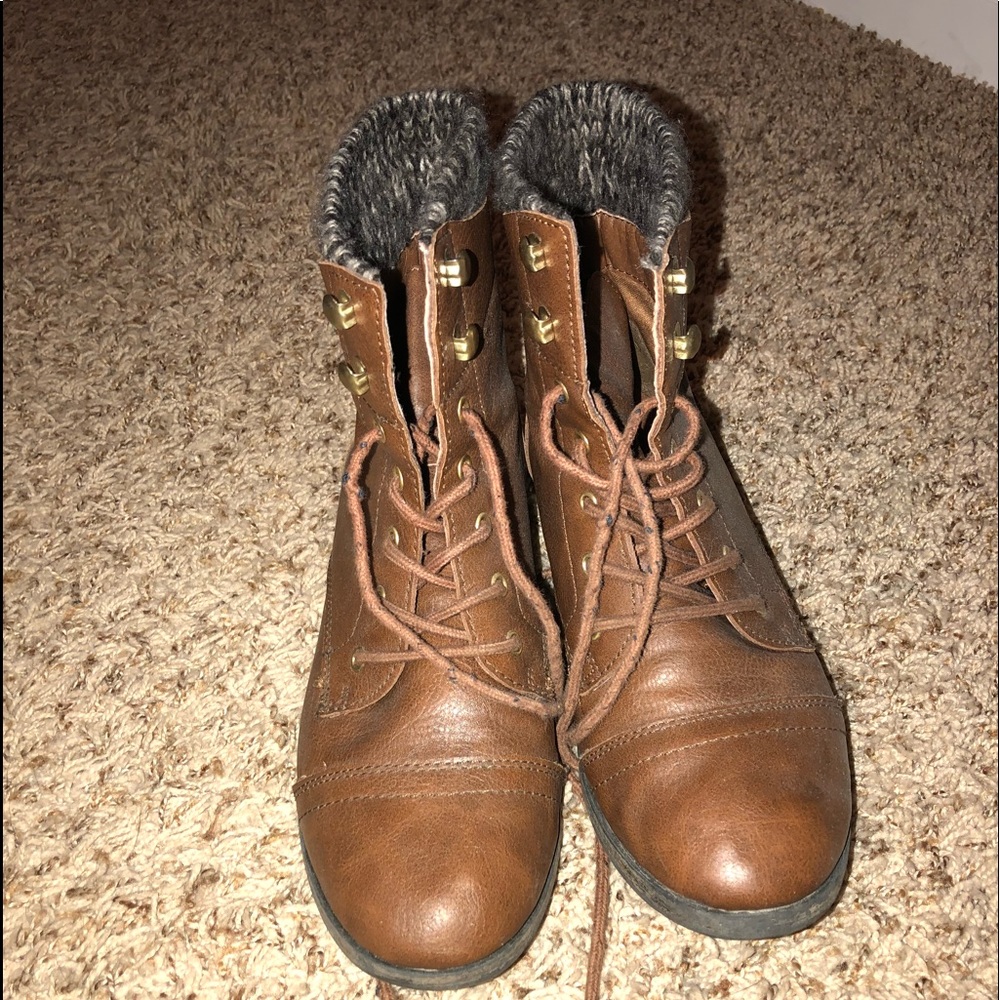 Combat boots